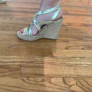 Michael Kors Gold wedges